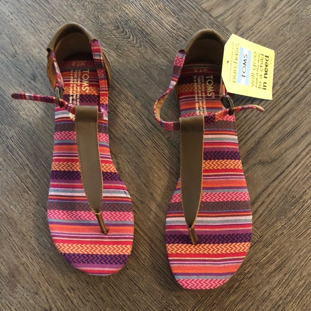 Toms sandals NWT